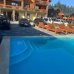 близнюки Hotel